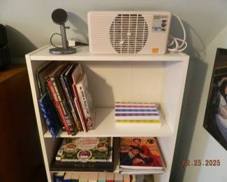 fan/bookshelf