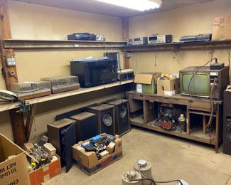 Room of electronic parts