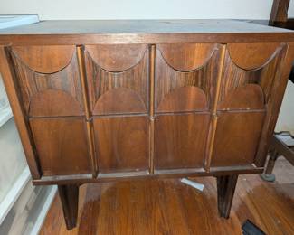 MCM bedroom set in great condition