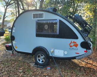 AVAILABLE FOR PRE-SALE Adorable 'Tab' camper is in pristine condition and loaded with


ll the extras!!!! Asking 16,000obo