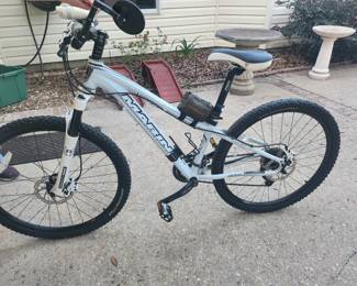 Wow! Another nice bike!!