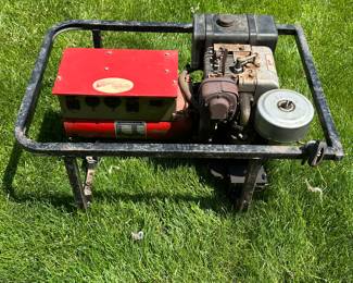 Great Vintage MILWAUKEE Electric Tool Company Generator! Briggs and Stratton Motor!