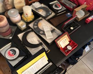 This is a nice set of micrometer and other delicate pieces of measuring equipment