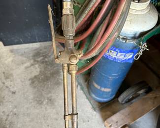This is a terrific acetylene torch set up, comes with everything you see here!