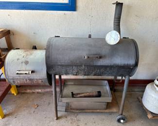 This is the smaller “home” smoker/grill! Take a look a good look!