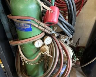 This is a terrific acetylene torch set up, comes with everything you see here!