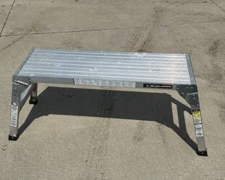 This is an excellent gorilla ladders, aluminum platform! Is perfect and looks to be never used!