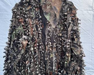 This is a gander Mountain men’s camouflaged , hunting jacket. Absolutely mint condition.