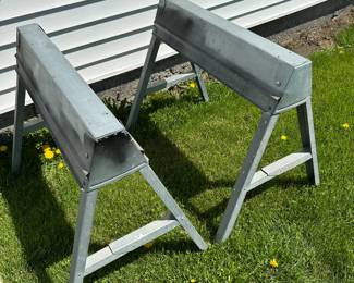 This is a really nice set of metal sawhorses.