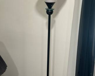 Contemporary Vertical Lamp