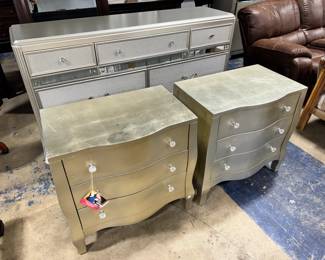 Dressers and Nightstands Orlando Estate Auction