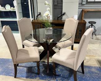 Dining Table and Chairs Orlando Estate Auction