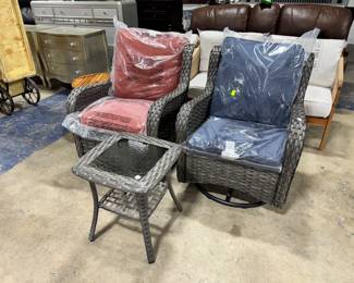 Patio swivel Chairs and Table Orlando