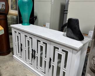 Tresanti Console Table and Home Decor Orlando Estate Auction
