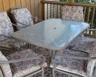 Outdoor patio set, rug