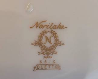 Noritake 6610 Duetto Japan, 12  six piece placesettings