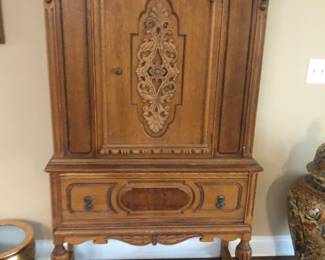 Carved Jacobean style hutch
