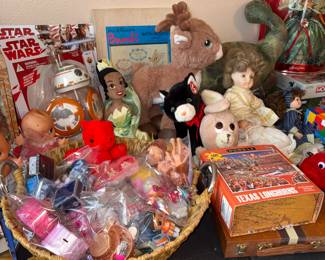 LOL Dolls, Strawberry Shortcake Dolls, Star Wars, Puzzles, Build a Bear Dinosaur and Reindeer