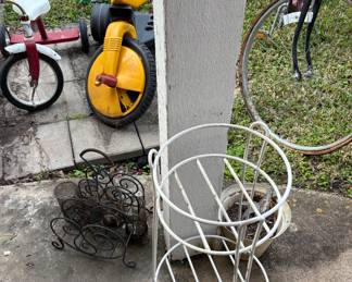 Planters plant stands