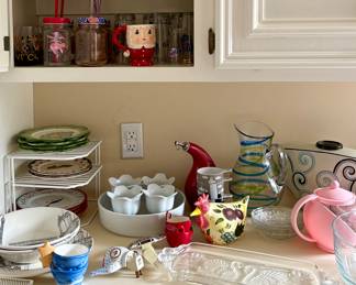 Kitchen- Glassware, Mugs, Measuring Cups,