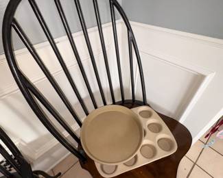 Pampered chef’s muffin baker, & Round cake pan