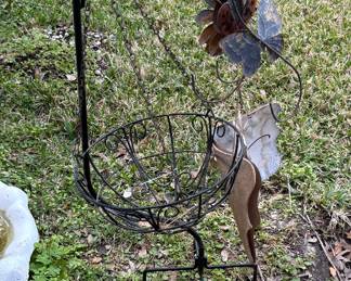 Yard art wind chimes