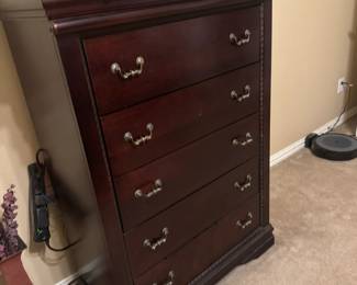 Matching chest of drawers 