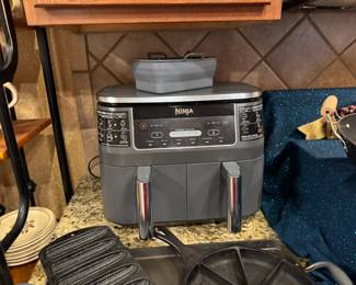 Ninja airfryer/ cooker