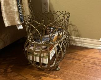 Scrolled magazine/ book holder