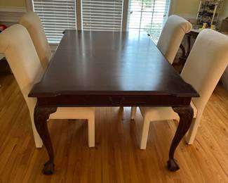 Henredon Mahogany Dining Table The table has two drawers at both ends of the table. It has 1 removable table leave measurement 5‘8“ long by 3‘8“ wide with 18 inch leaf