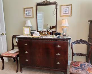 CA 1930 mahogany  bedroom set: Dresser with mirror, chrst of drawers, 2 night stands and king bed