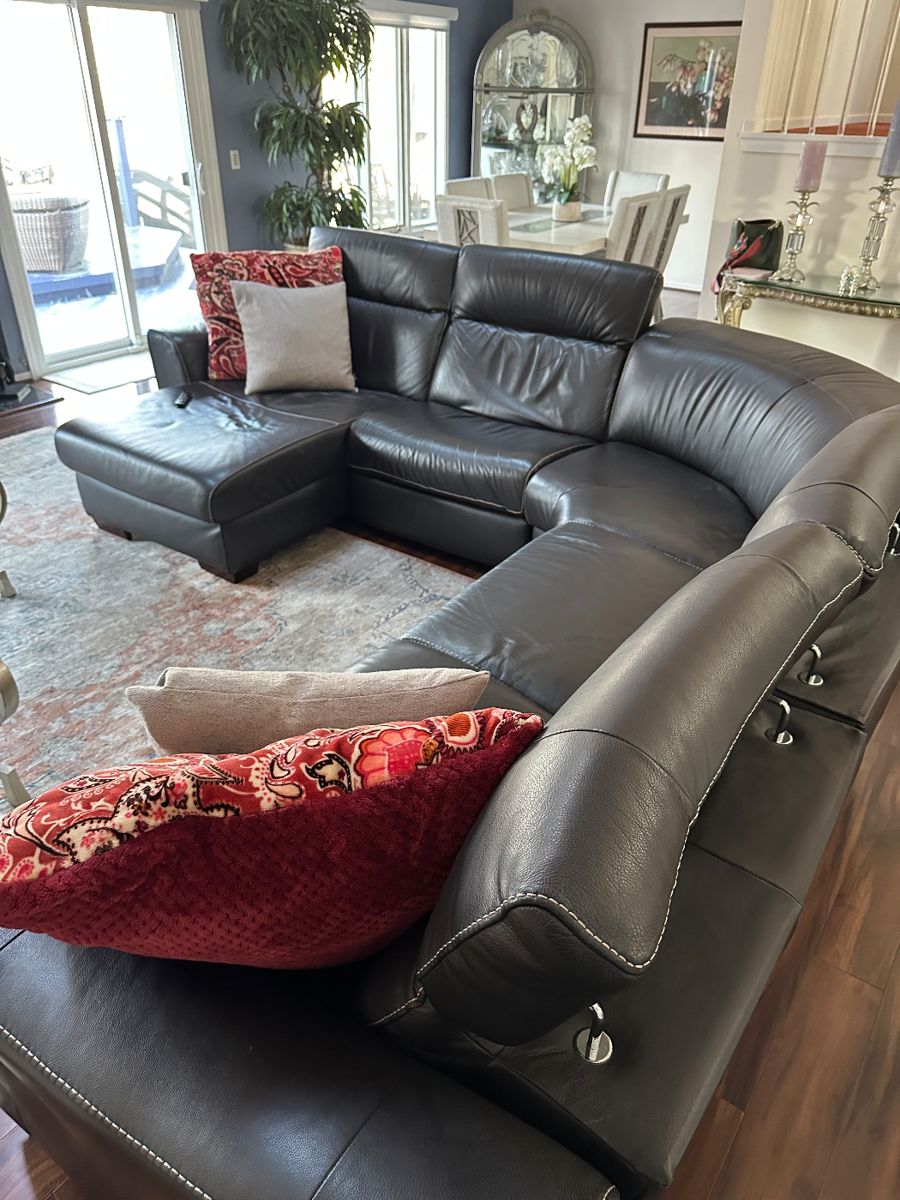 Macy’s leather sectional, excellent shape!