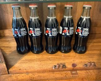 1994 Arkansas Razorbacks Basketball National Champions set of 5 Coca-Colas