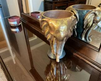 Love this Elephant head planter in bedroom