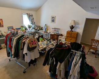 Jewelry box, men's clothing, dresser, accent chair, lamps, magazine Holder rack