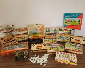 PLASTICVILLE HO Scale Buildings Accessories 