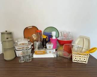 Mid Century Kitchen Fun Pyrex Tupperware Flower Frogs 