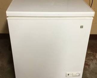 008 GE Chest Freezer