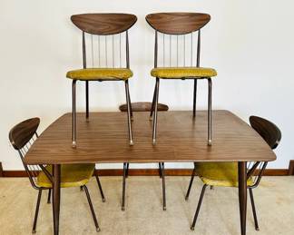 002 Decorables 1967 CHROMCRAFT Table Chairs
