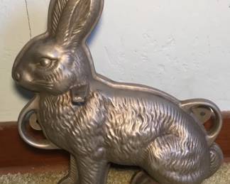 015 GRISWOLD Cast Iron Bunny Mold
