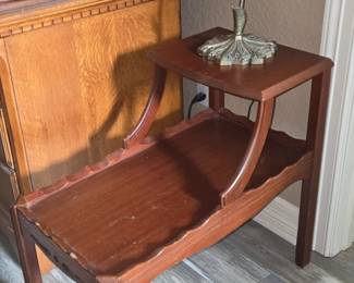  Vintage Side Table - Table Lamp