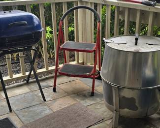 Old Smokey - BBQ Pit - Step Ladder