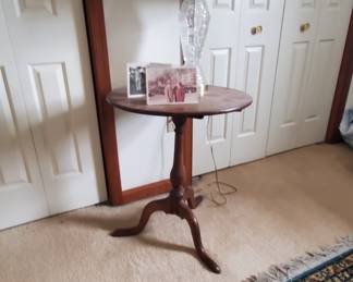 tripod tea table, crystal lamp