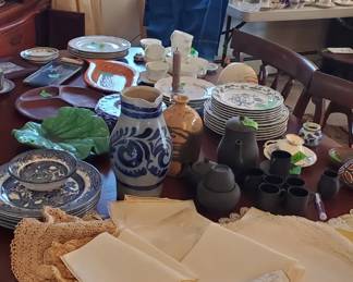 vintage table linens