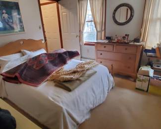 hardrock maple double bed room suite, great for a little girl