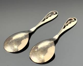 2pc Georg Jensen #42 Ornamental Sterling Silver Spoons Pair 