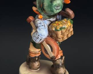 Goebel Hummel Figurine “Just Resting” #112 3/0, TMK-4