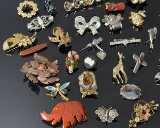 Lot of Vintage Brooches & Pins Costume Jewelry 