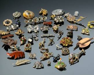 Lot of Vintage Brooches & Pins Costume Jewelry 