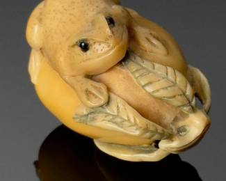 Antique Japanese Netsuke Frog Signed 
